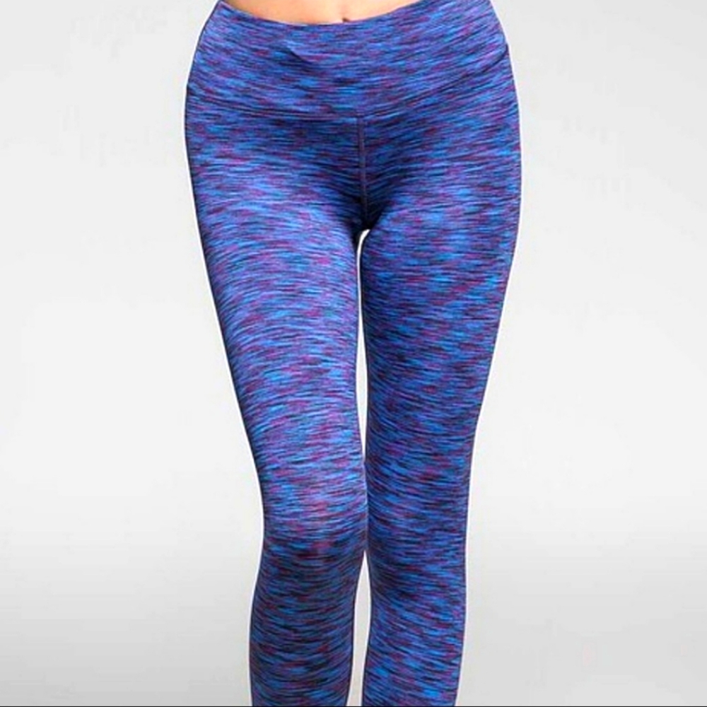 Ideology purple blue stripped leggings XL💜 with a gray T..XL